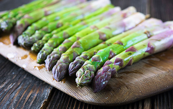 https://d2q6dnj4cg2jw.cloudfront.net/wp-content/uploads/2019/04/13073836/asparagus-1-1.jpg