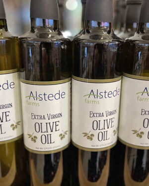 https://d2q6dnj4cg2jw.cloudfront.net/wp-content/uploads/2023/04/13070508/alstede-farms-olive-oil-300x375.jpg