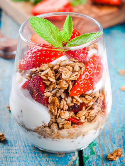 Strawberry Yogurt Breakfast Sundae | Alstede Farms | NJ